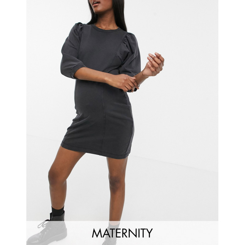 Pieces Maternity t-shirt...