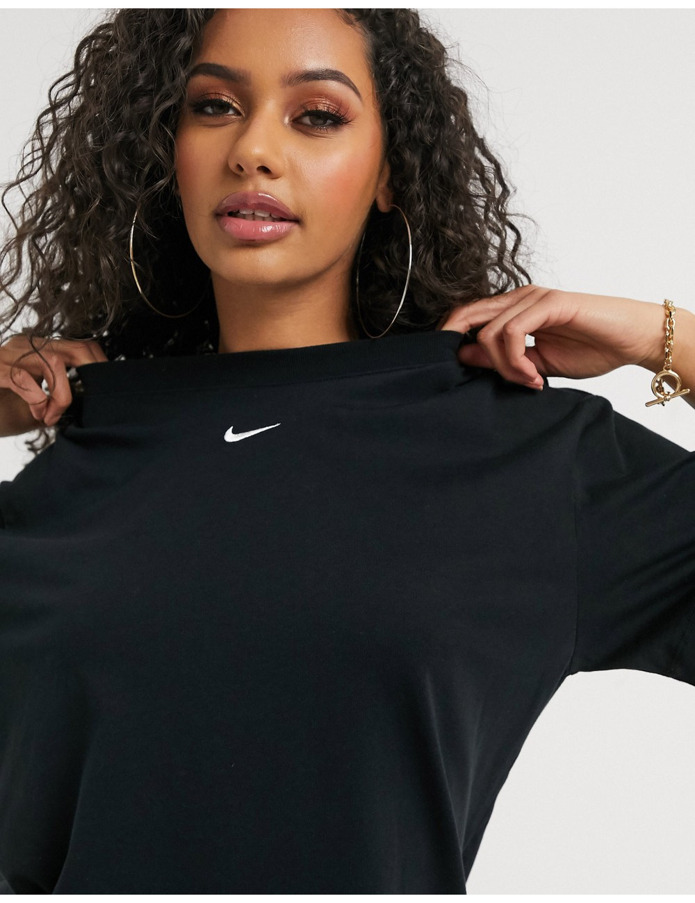 Nike essential t-shirt...