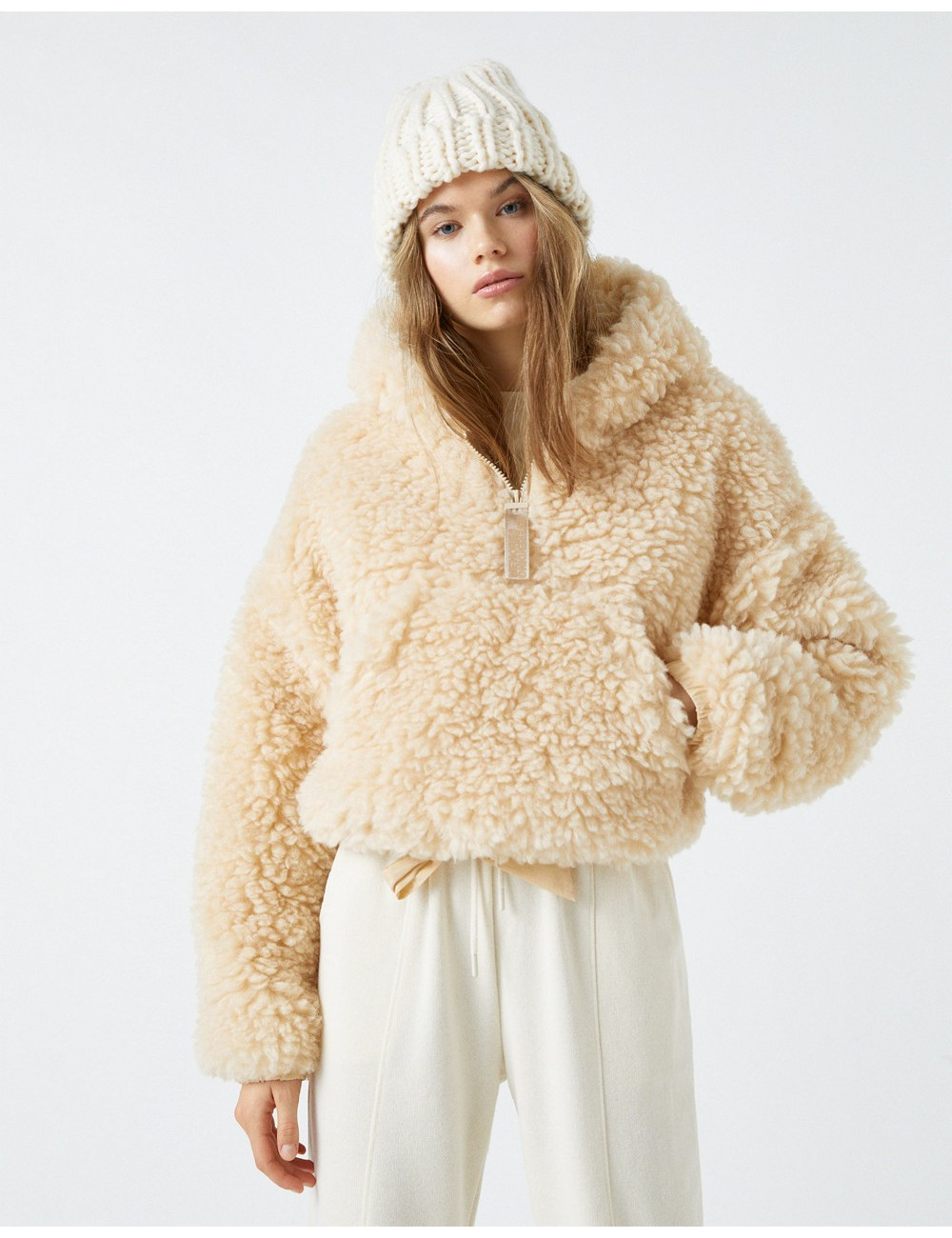 Pull&Bear cropped fluffy...