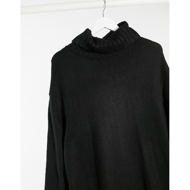 New Look Curve roll neck...