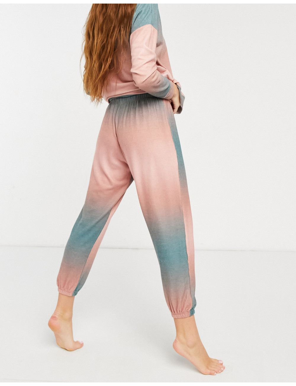 Onzie joggers in pink ombre