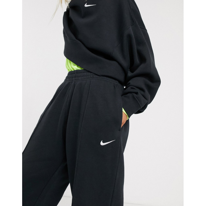Nike Trend Fleece loose fit...
