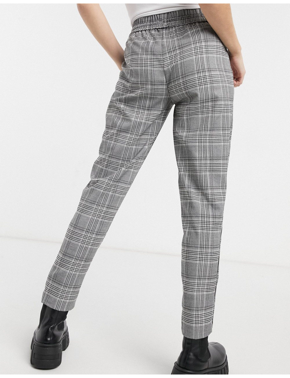 New Look jogger in grey check
