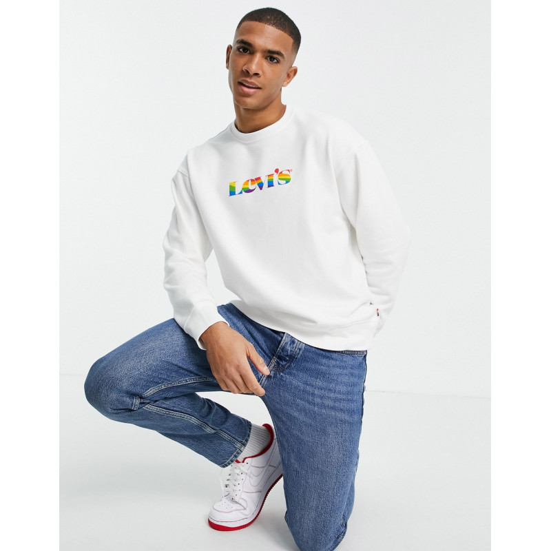 Levi's Pride relaxed fit...