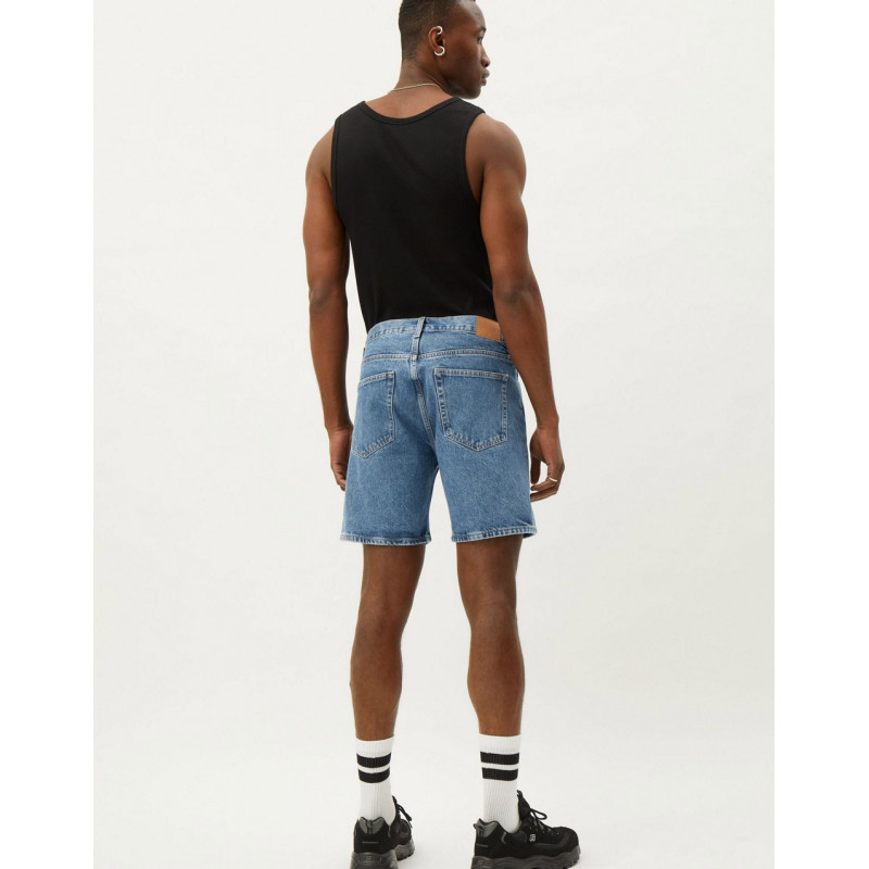 Weekday Vacant Shorts in...