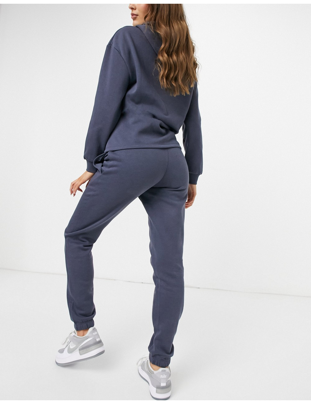 Pieces Maternity jogger...