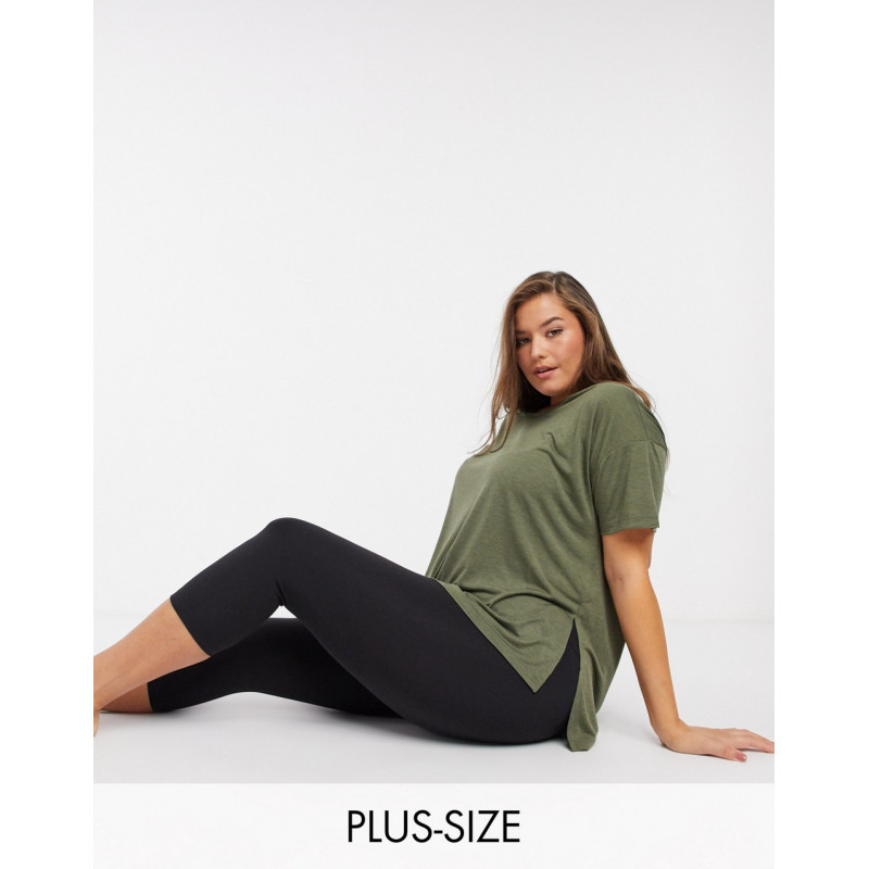 Nike Yoga Plus t-shirt in...