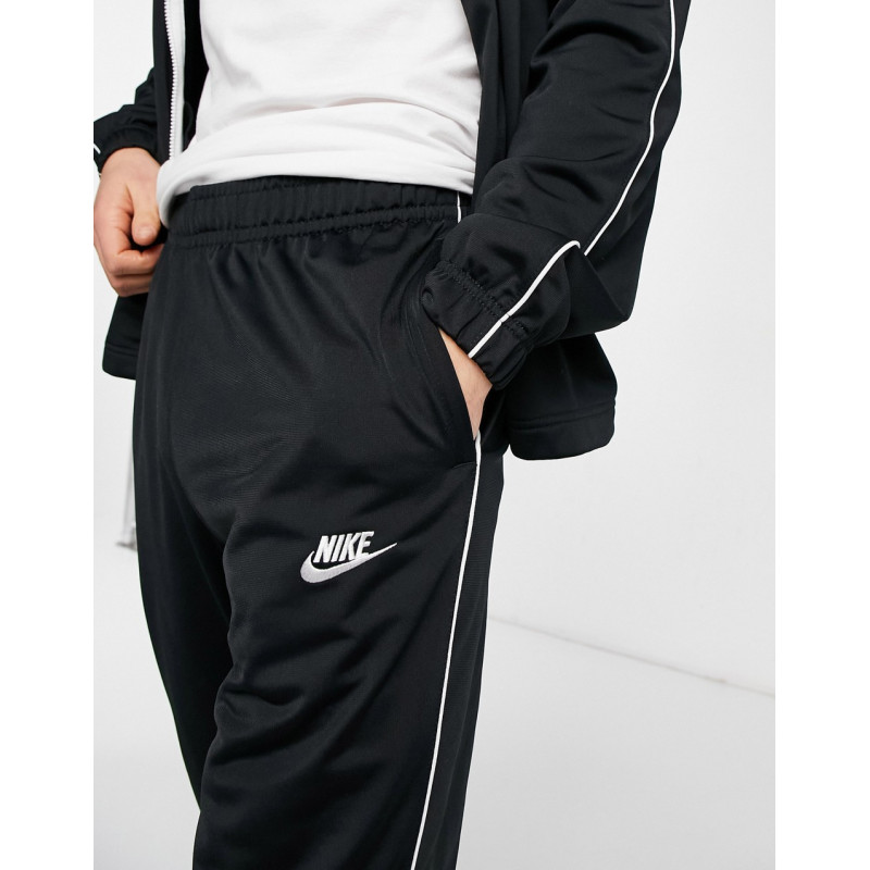 Nike Tracksuit set in black
