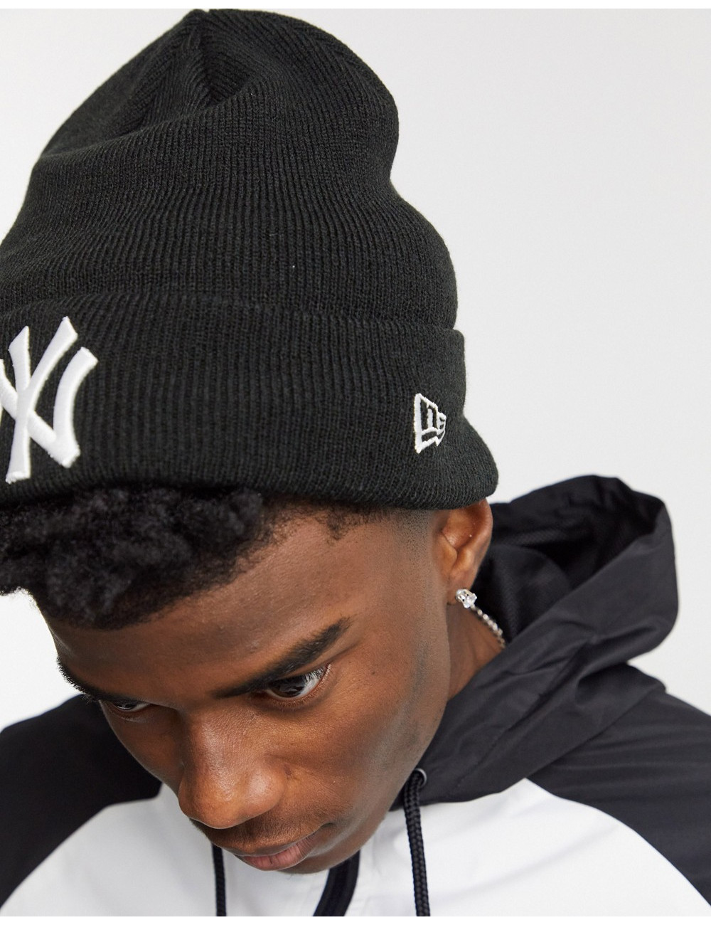 New Era NY beanie hat in black