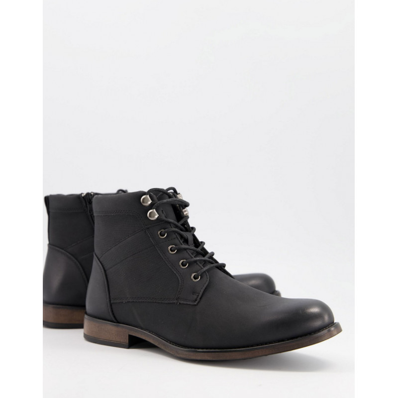 New Look chunky boot in black