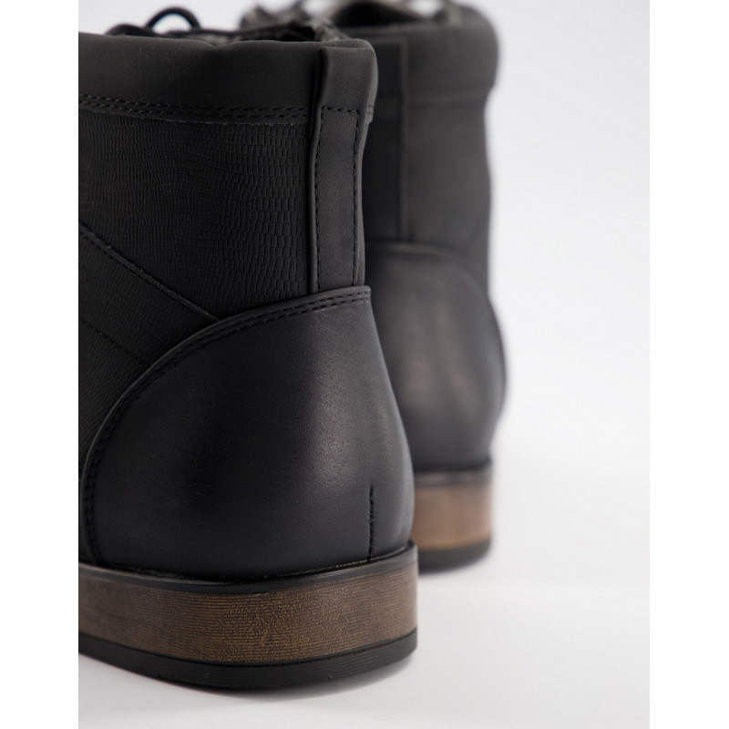 New Look chunky boot in black