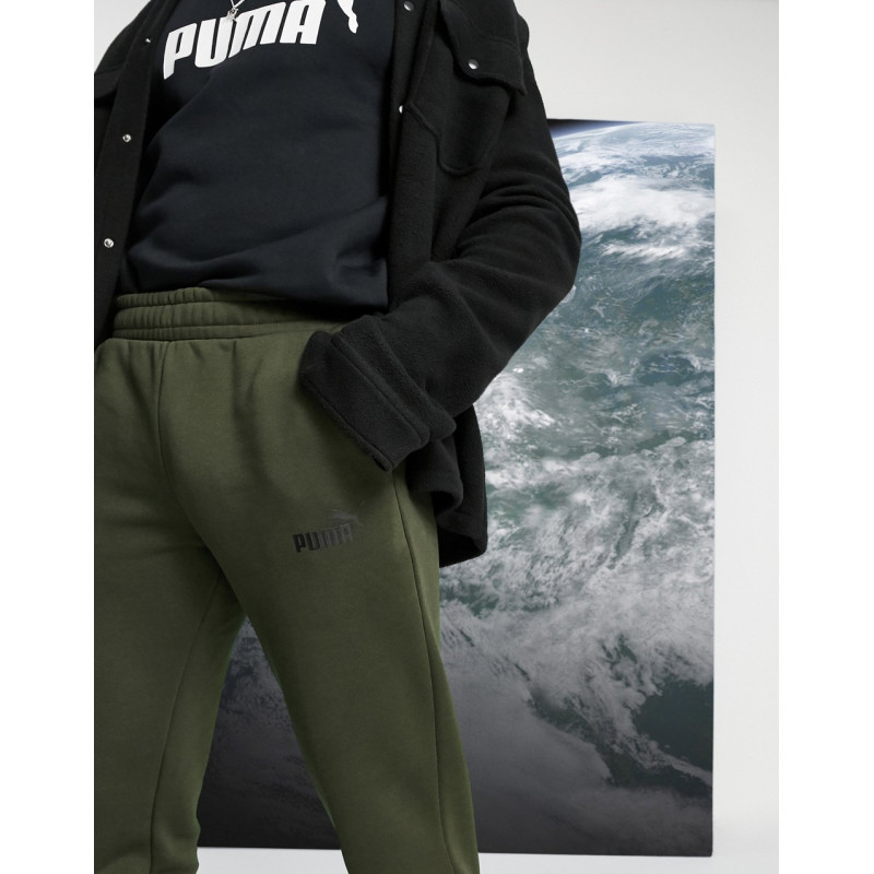 Puma Essentials joggers in...
