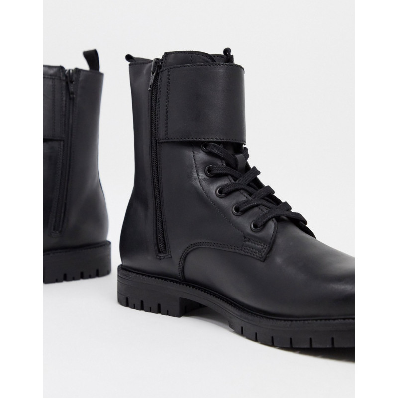 Pull&Bear lace up boots...