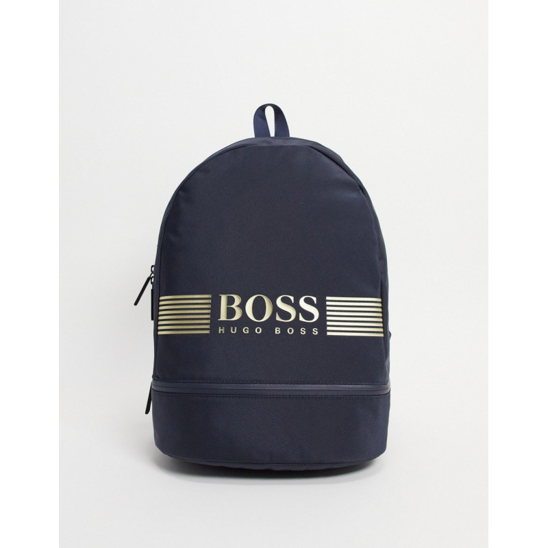 BOSS logo zip detail...