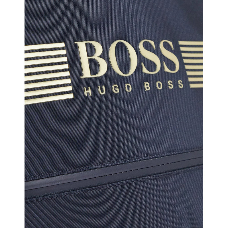BOSS logo zip detail...