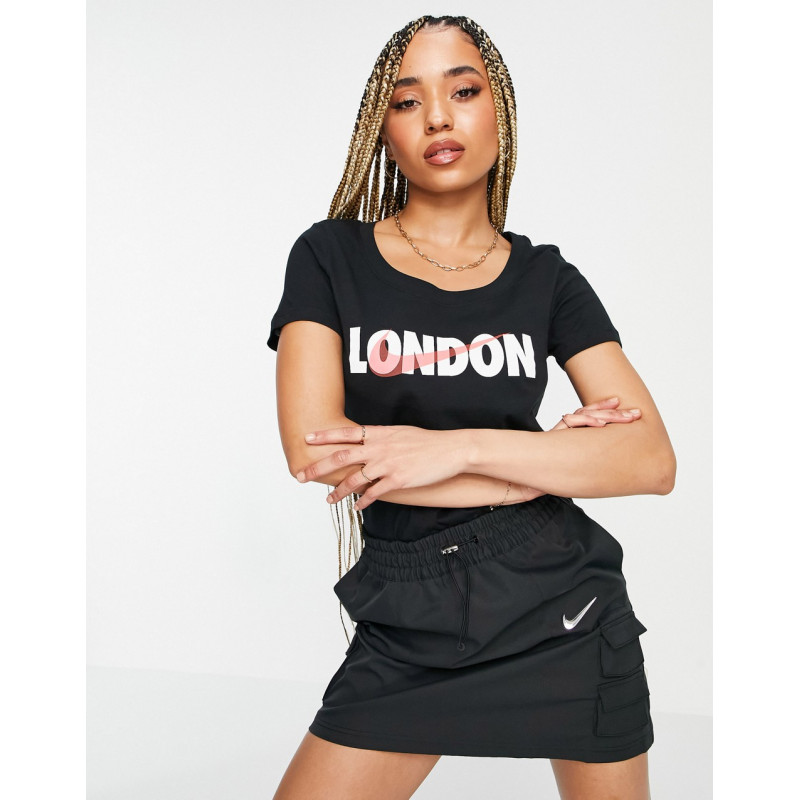 Nike London City T-Shirt in...