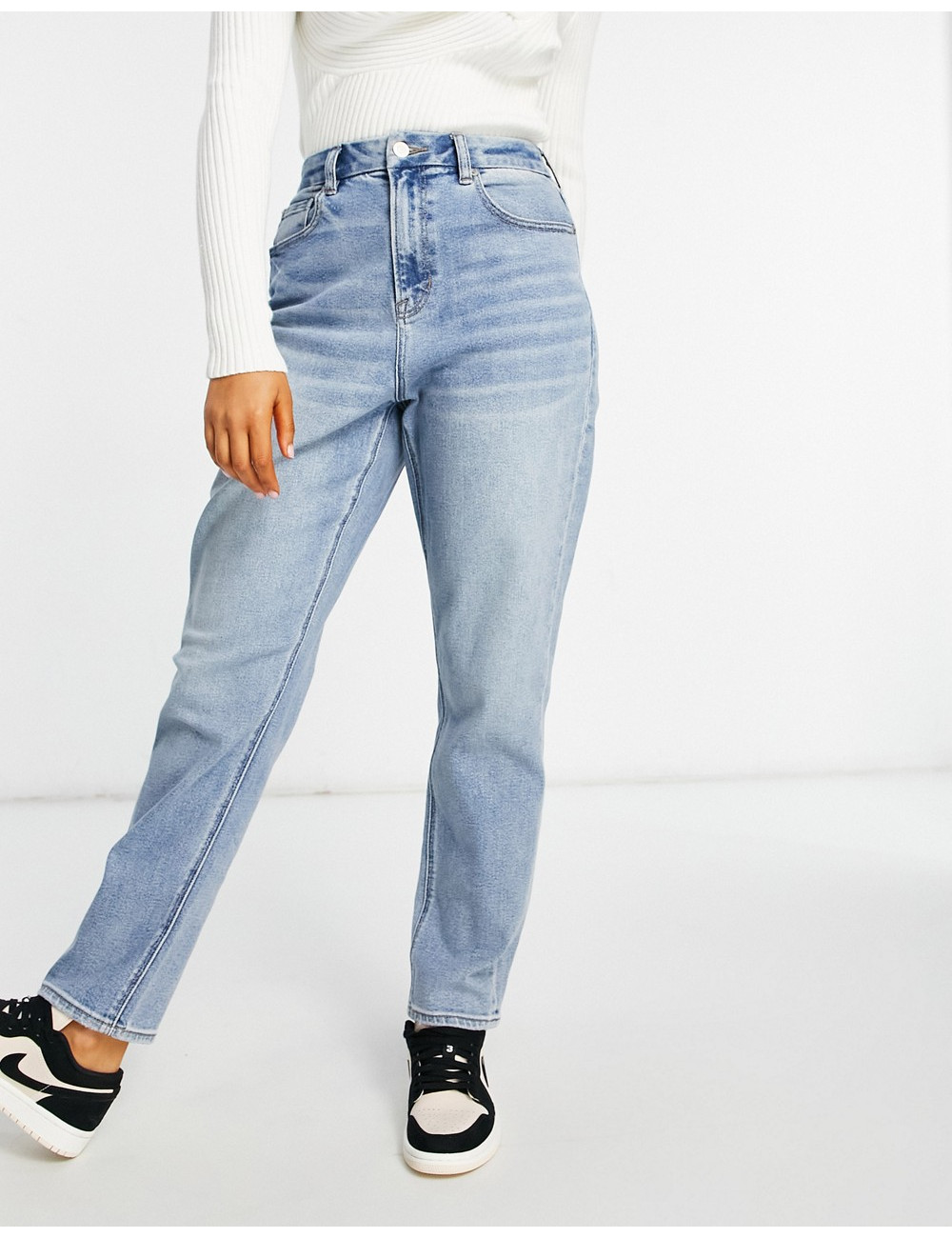 American Eagle mom jeans in...