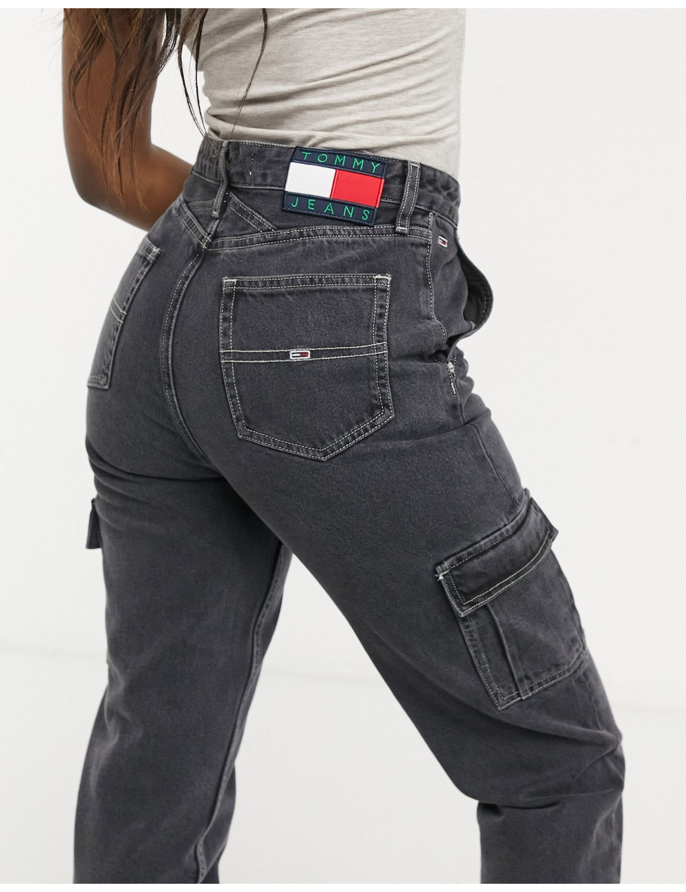 Tommy Jeans cargo mom jean...