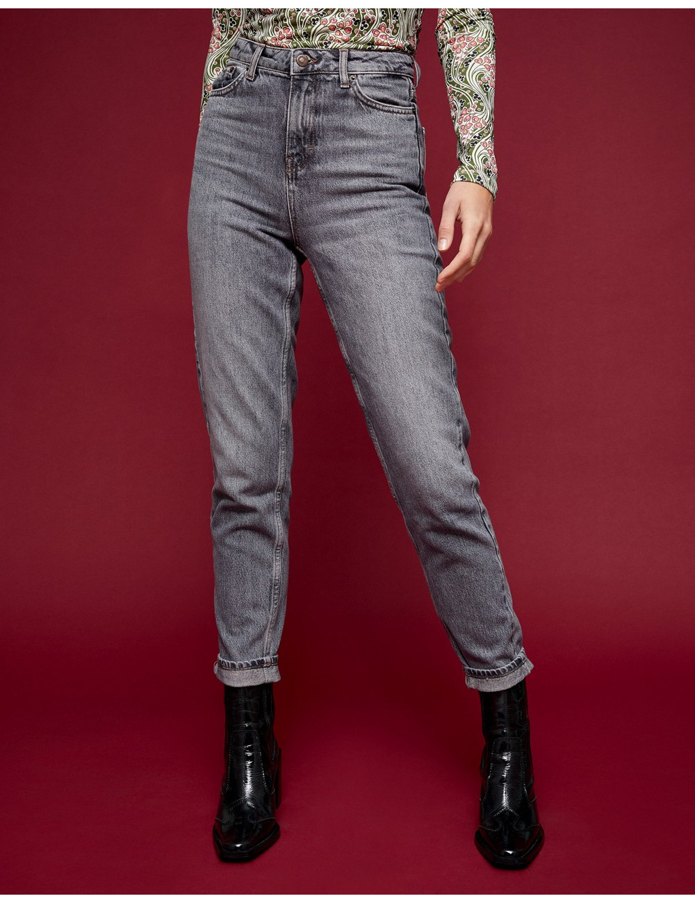 Topshop tapered Mom jeans...