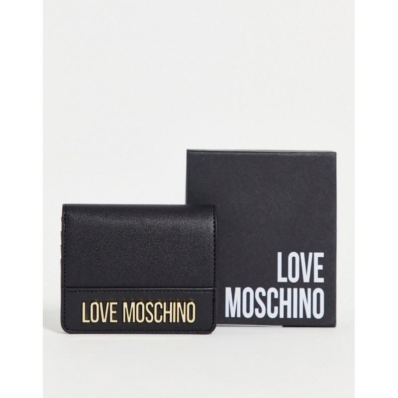 Love Moschino lettering...