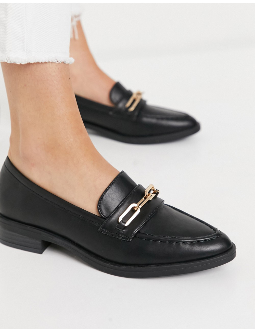 Glamorous loafers with gold...