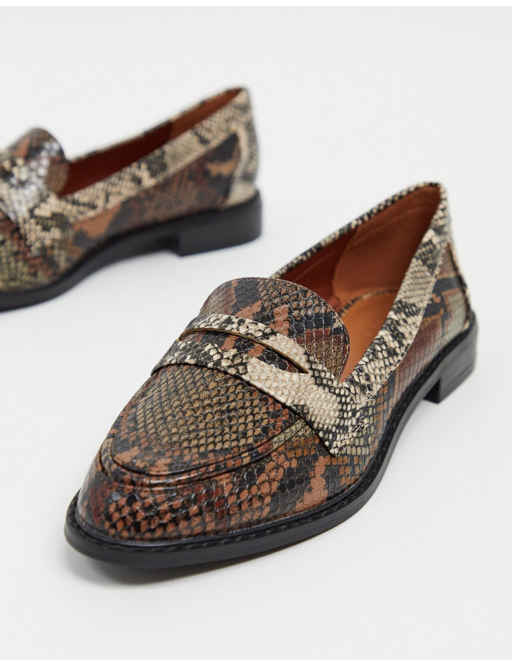 ASOS DESIGN Mail loafers in...