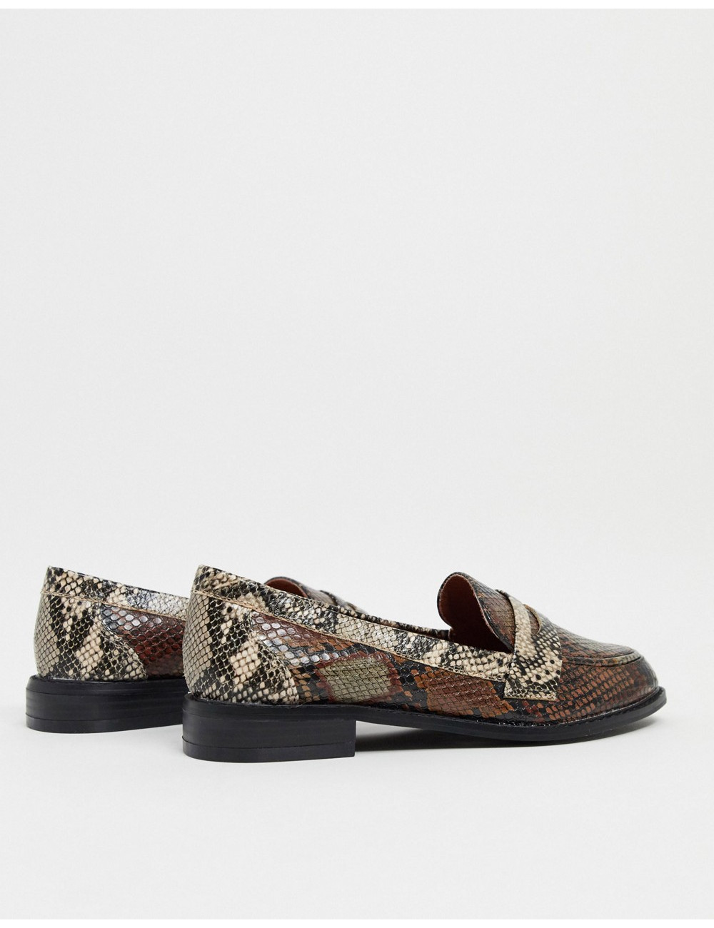 ASOS DESIGN Mail loafers in...