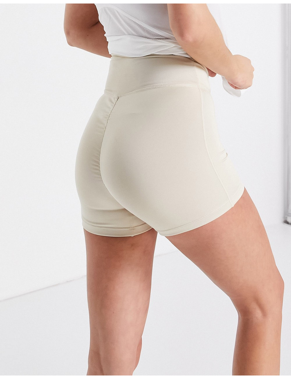 HIIT ruched back shorts in...