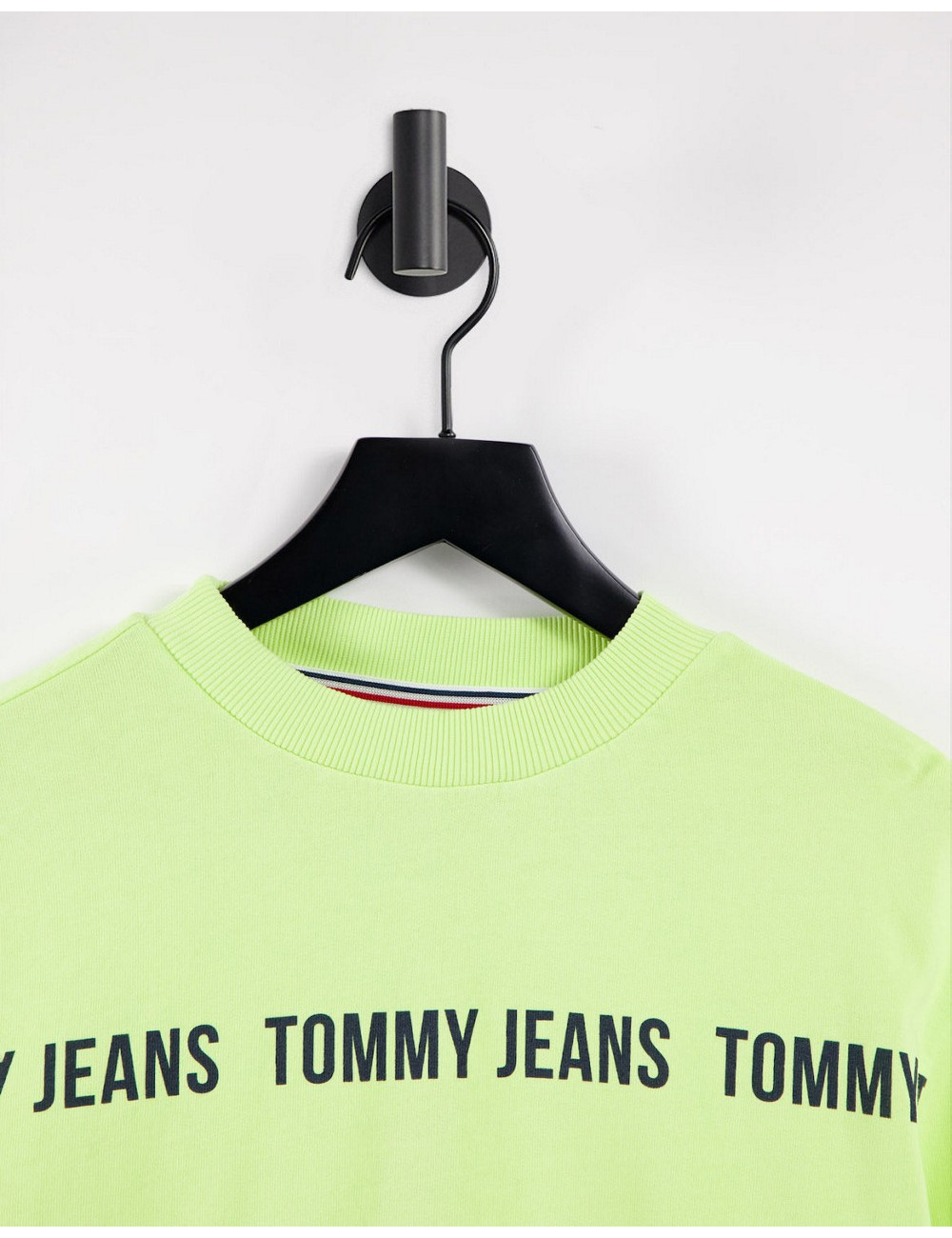 Tommy Jeans logo tape...