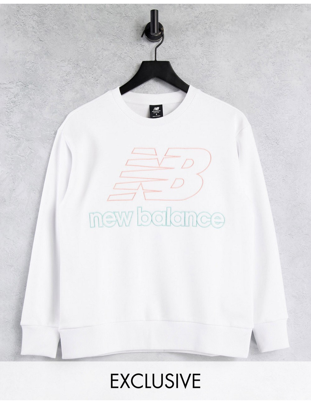 New Balance logo sweatshirt...