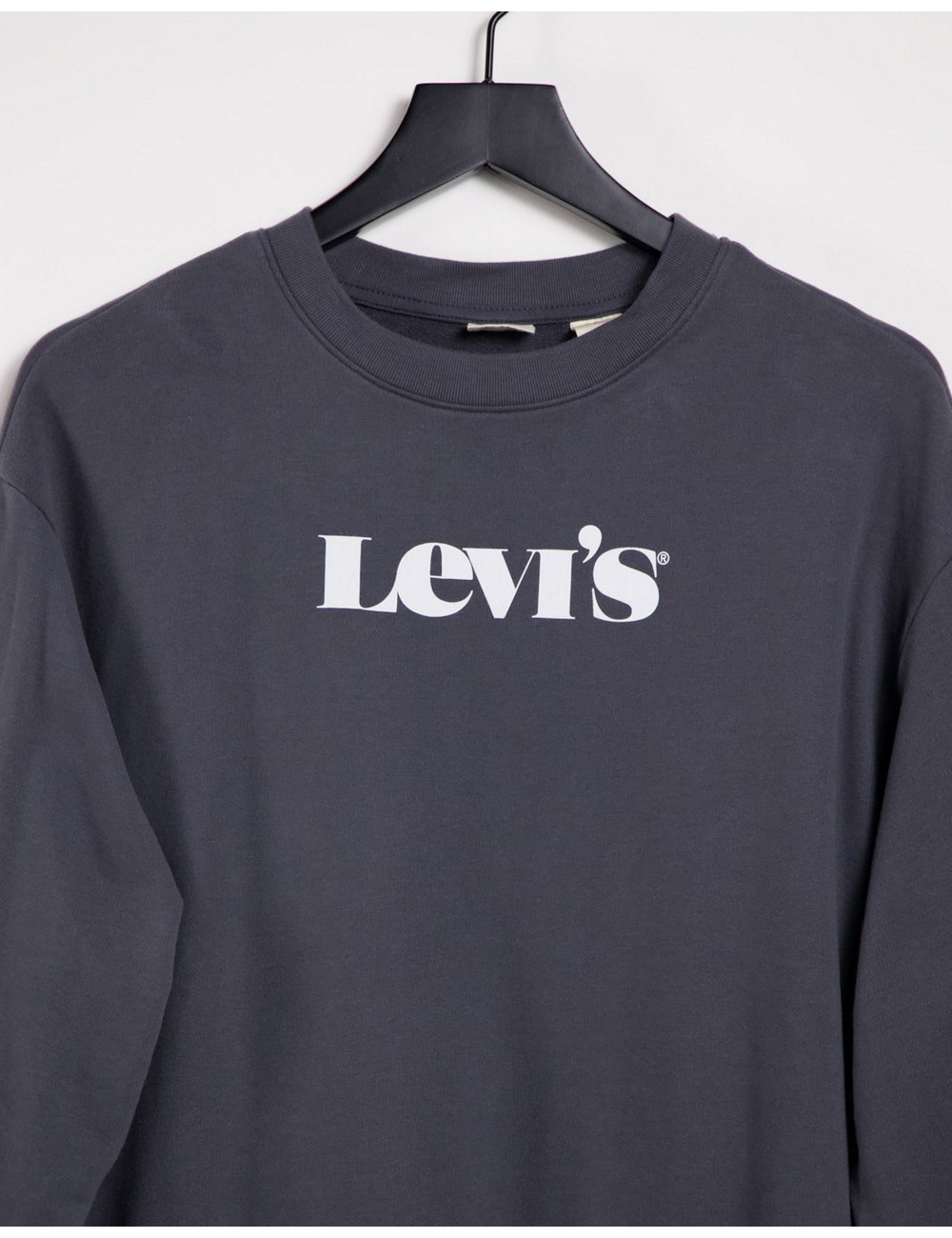 Levi's logo slouchy...