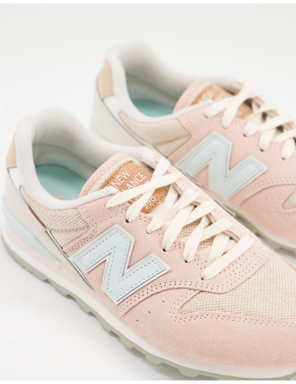 New Balance 996 trainer in...