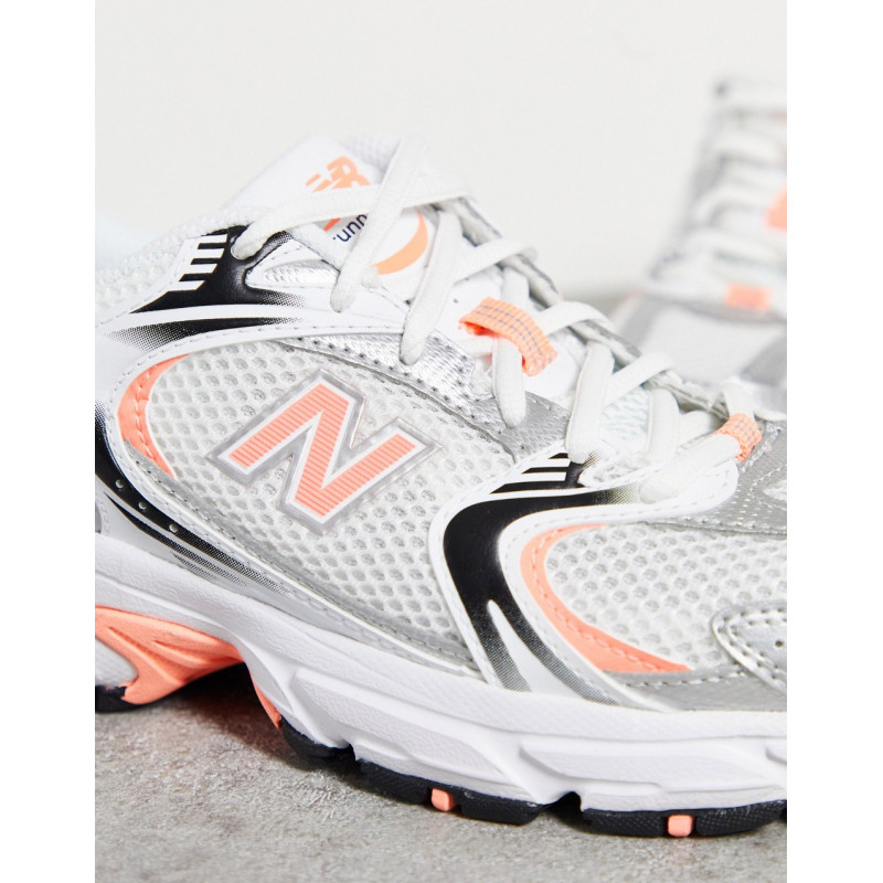 New Balance 530 trainers in...