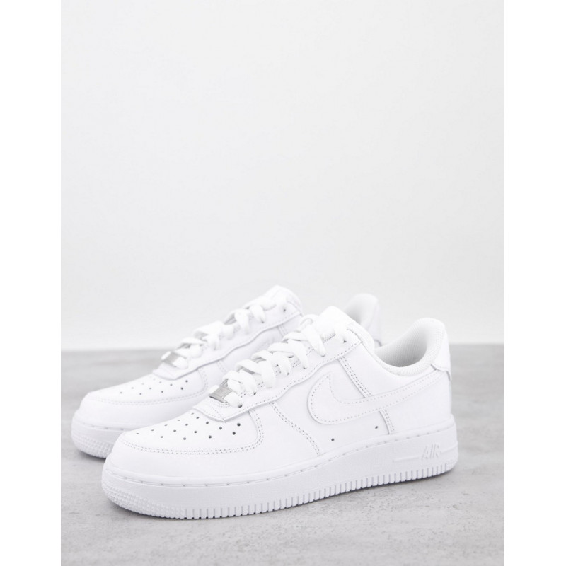 Nike Air Force 1 '07 in white