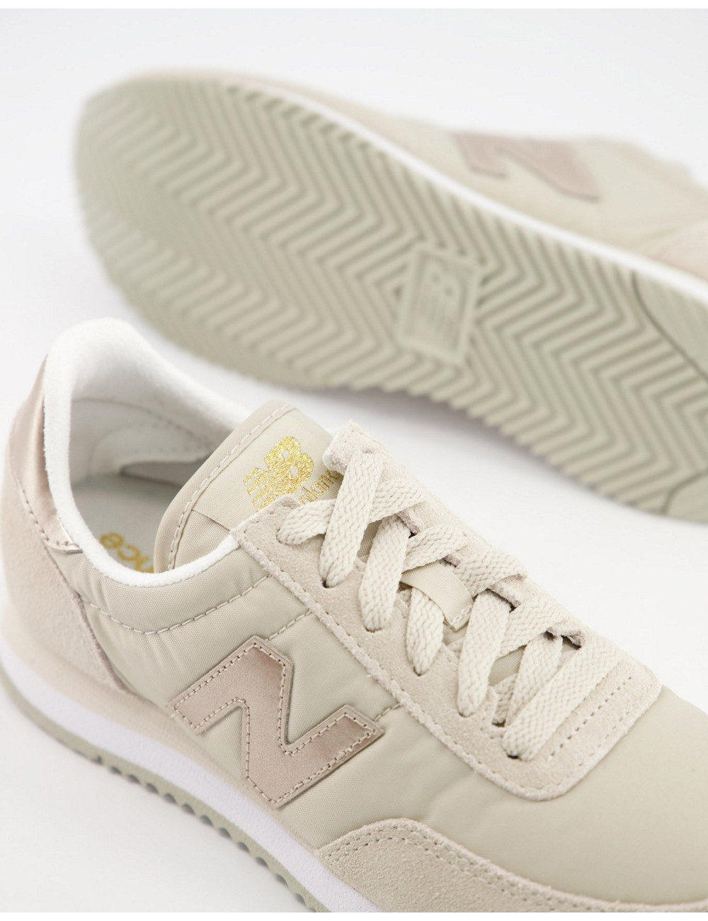 New Balance 720 trainers in...
