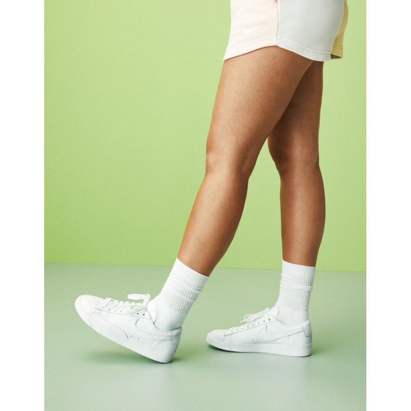 Nike Blazer Low in white