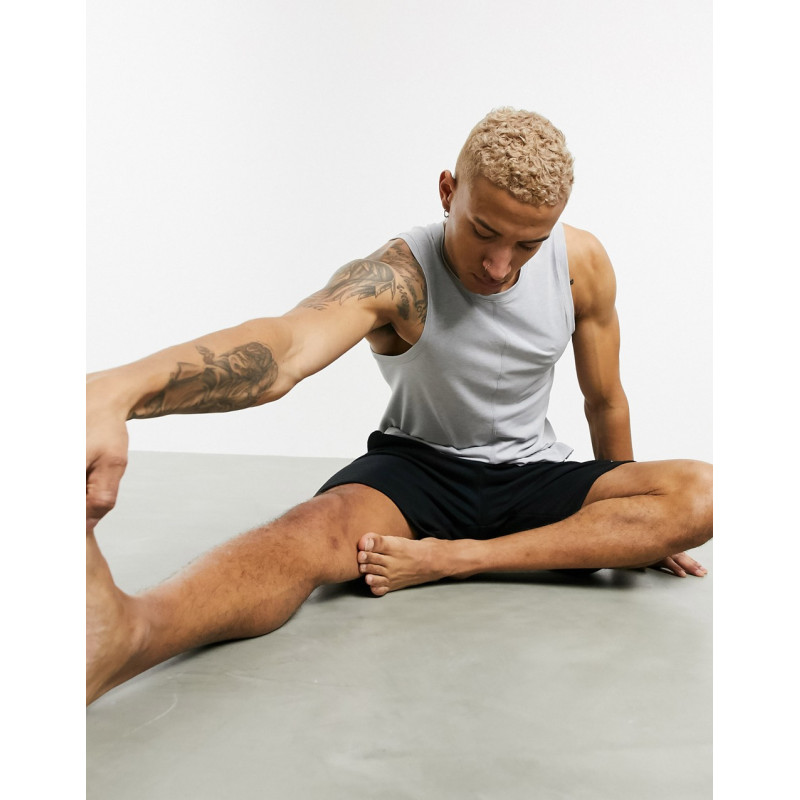 Nike Yoga dry tank in grey