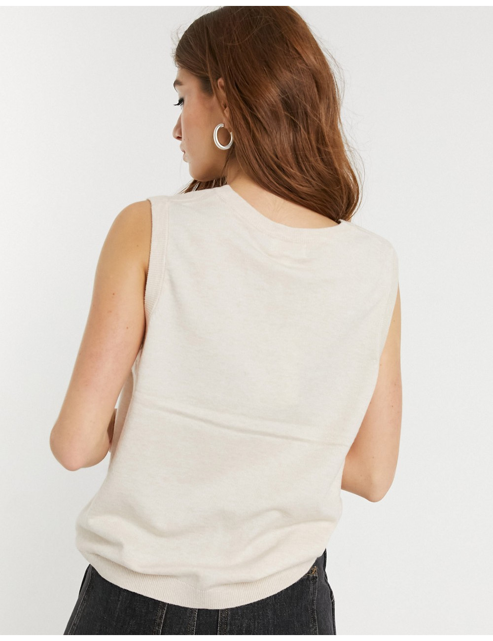 Object knitted vest in cream