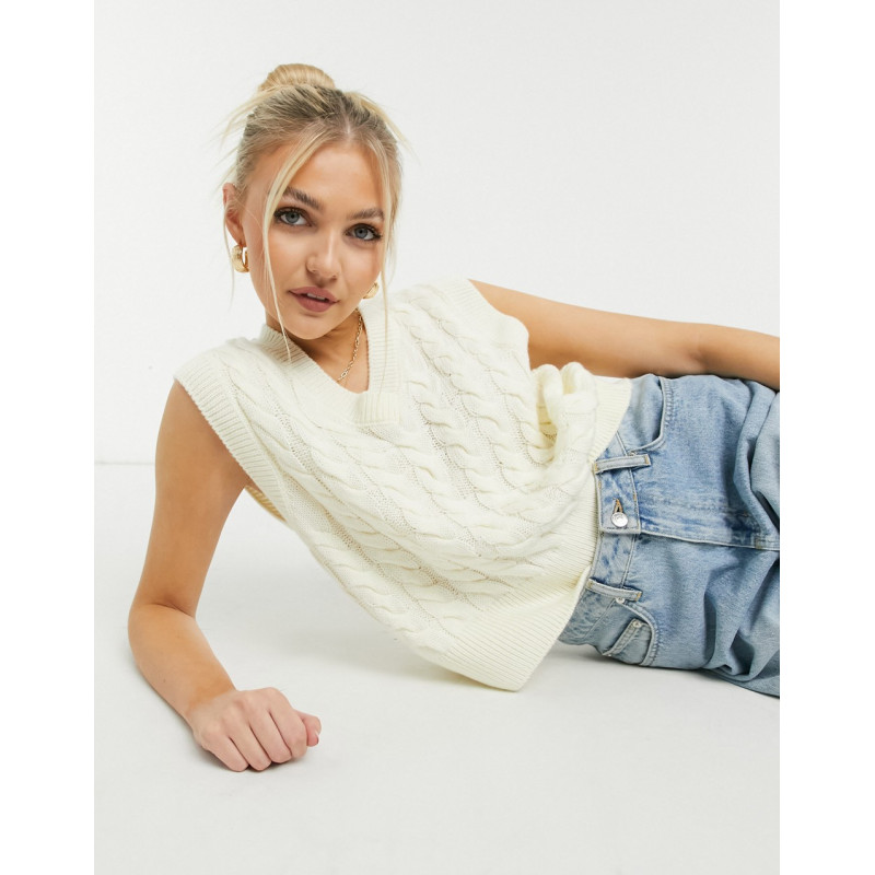New Look cable knit vest in...