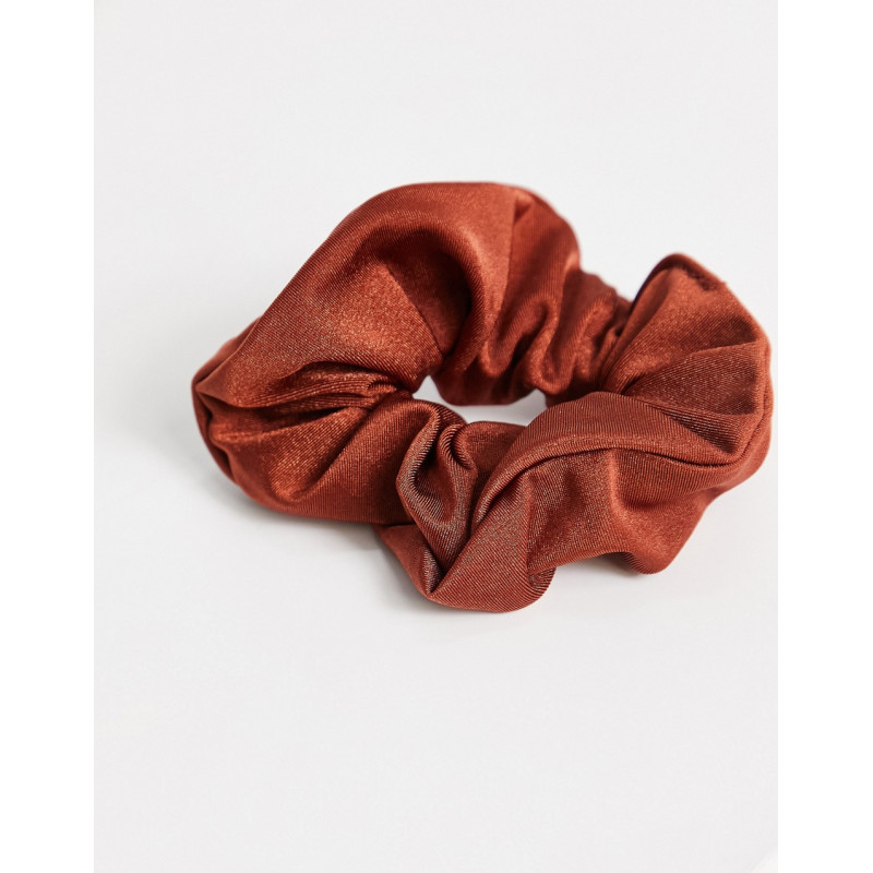 COLLUSION scrunchie in brown