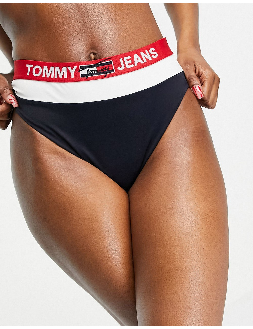 Tommy Hilfiger Jeans logo...