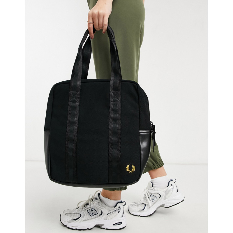 Fred Perry pique tote bag...