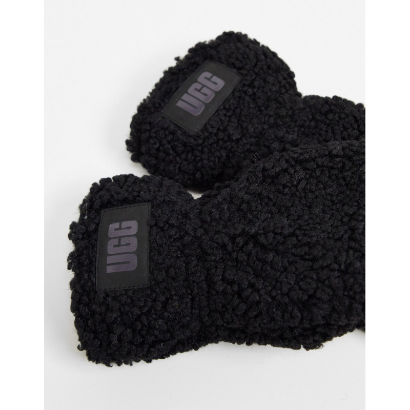 UGG logo mittens in black...