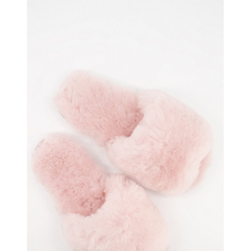 Sheepskin by Totes lily...