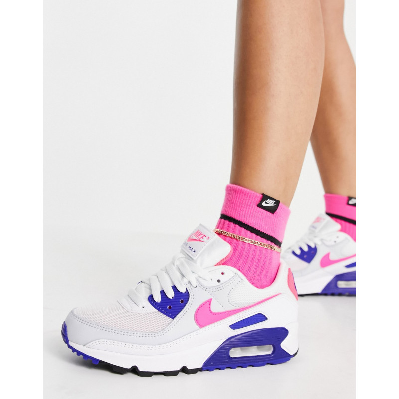 Nike Air Max 90 Trainers in...
