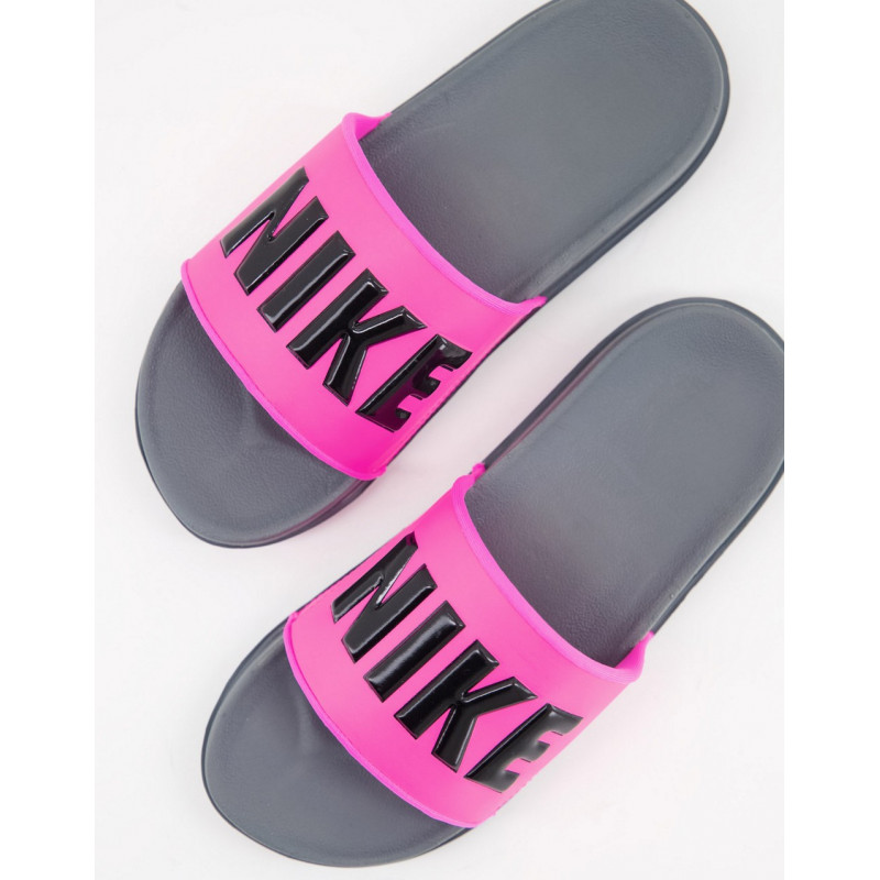 Nike Offcourt Sliders in pink