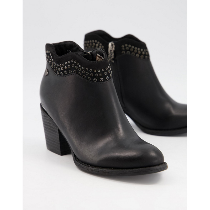 XTI heeled ankle boots in...