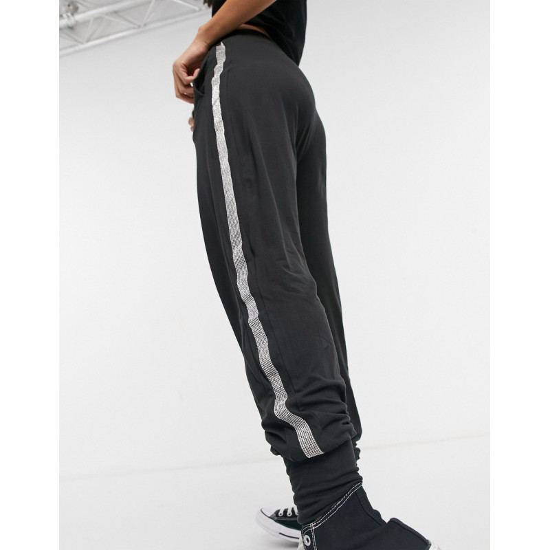 QED London joggers with...