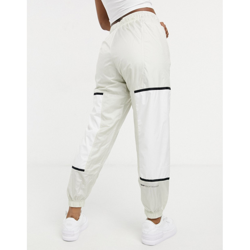 Nike joggers in white