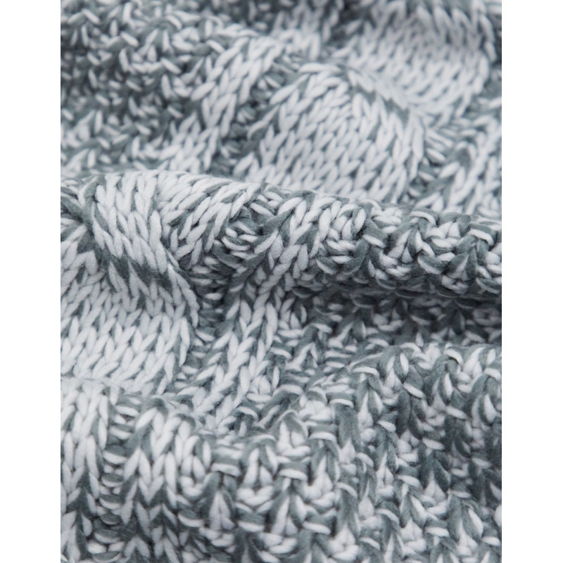Urbancode chunky knit scarf...